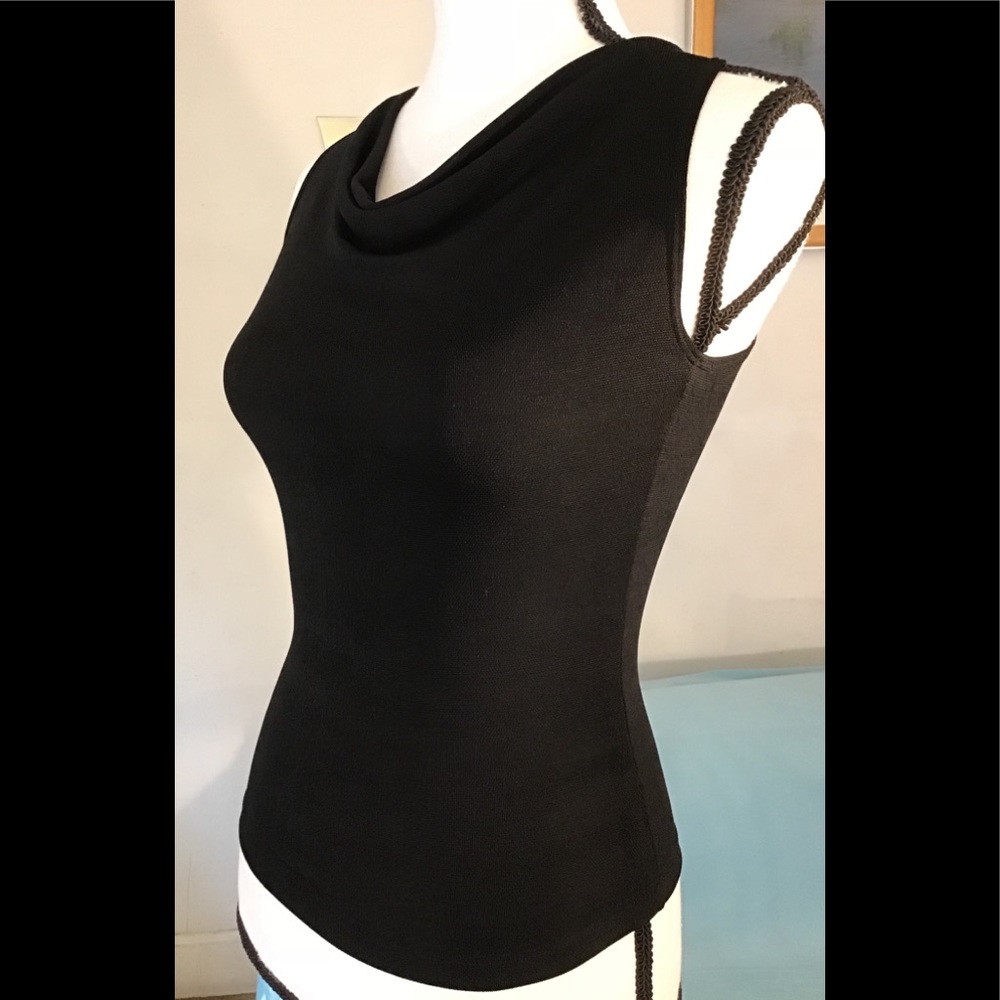 High Maintenance black top. Small